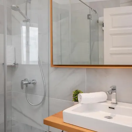 Apartment Tower Suites By Upper Luxury Housing - Parque Santiago
